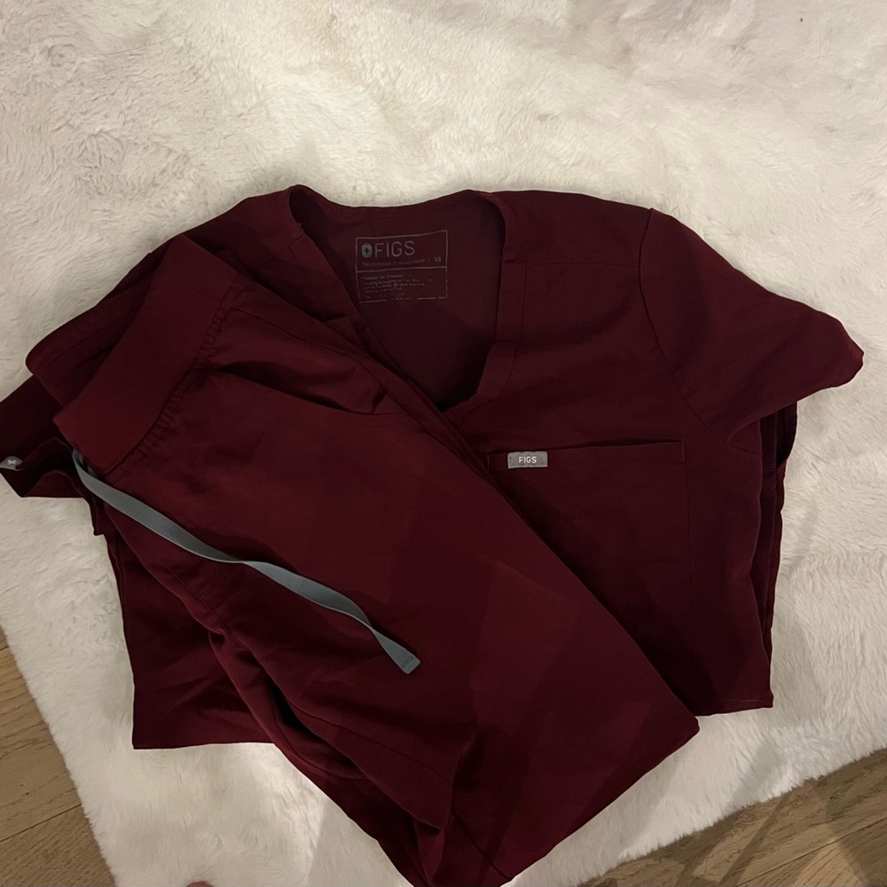 Figs scrubs set top and ZAMORA Jogger Scrub Petit Pants in burgundy